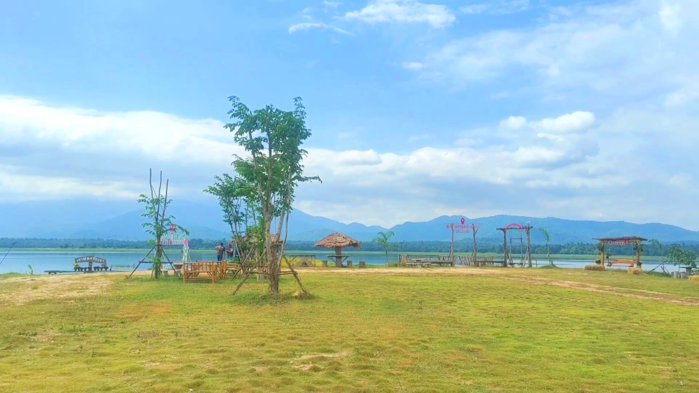 เปิดหมู่บ้านวังทองแหล่งเที่ยวอันซีนแห่งใหม่ กางเต็นท์ริมอ่าง ล่องเรือชมสัตว์ป่าใกล้ชิด