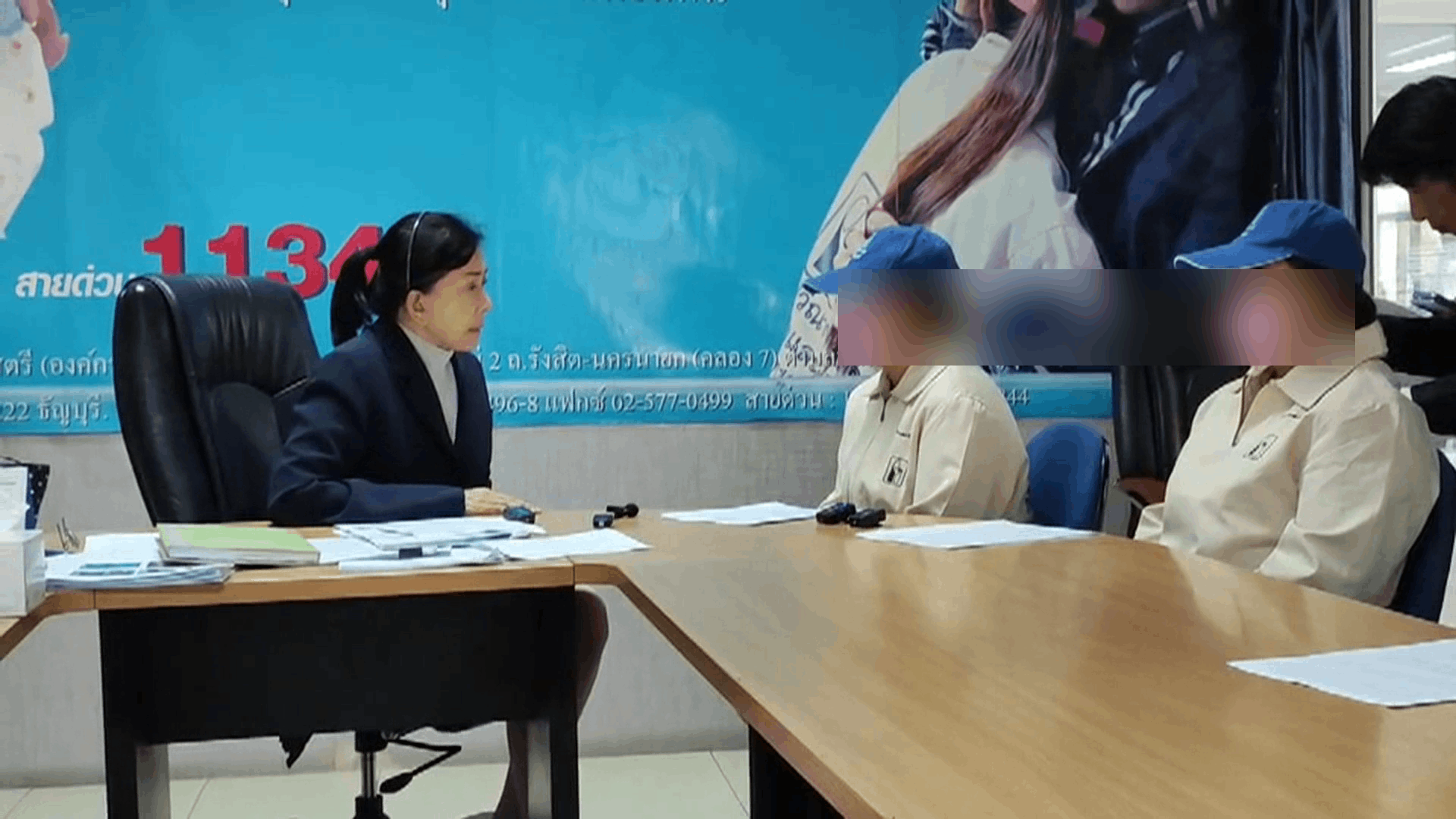 สองแม่ร้อง 'ปวีณา' ลูกสาวถูกผู้ใหญ่บ้านอนาจารข่มขู่ อ้างว่ารู้จักกับตำรวจ