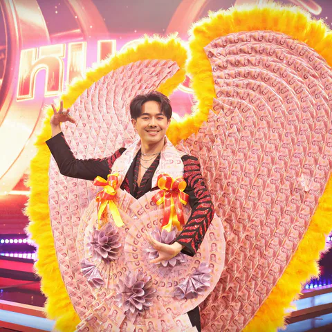 อ๊อฟ สุรพล แชมป์รายการหมอลำไอดอล (4)_0_0