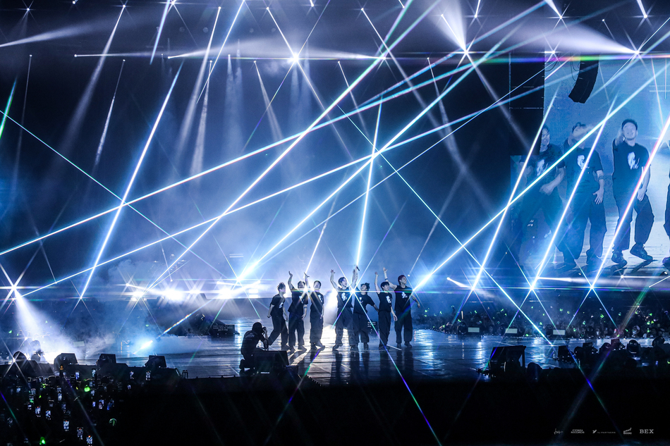 ฟินทั้ง 2 รอบการแสดง! “มาร์ค ต้วน” เสิร์ฟ Production สุดอลังการจัดเต็มให้แฟนไทย
