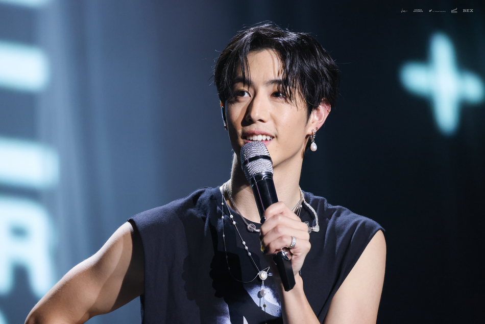 ฟินทั้ง 2 รอบการแสดง! “มาร์ค ต้วน” เสิร์ฟ Production สุดอลังการจัดเต็มให้แฟนไทย