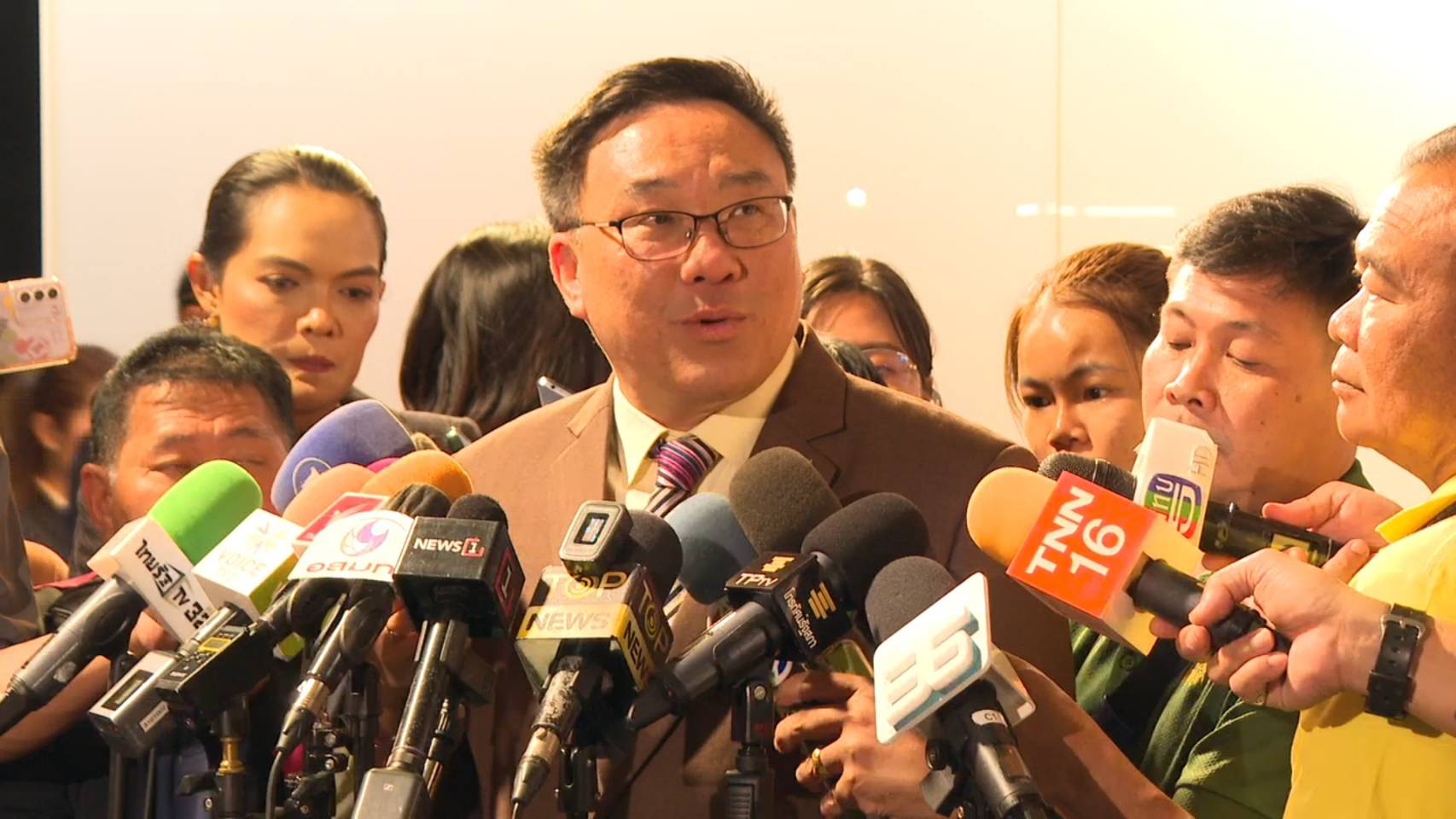 จุลพันธ์‘ ยัน "ดิจิทัลวอลเล็ต" เสร็จทัน พ.ค.นี้ หลัง 'กฤษฎีกา' ไฟเขียว ออก พ.ร.บ.เงินกู้ ได้ แต่มีข้อเสนอแนะ "เป็นวิกฤต - คุ้มค่า" หรือไม่