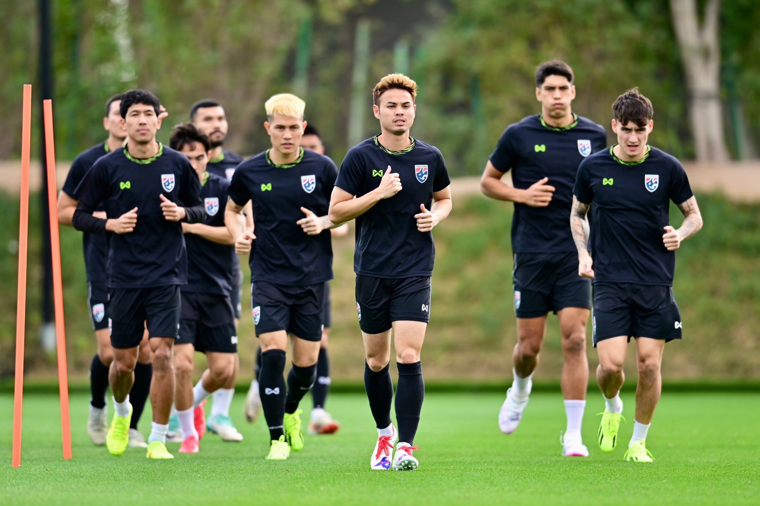 ประมวลภาพทัพช้างศึกซ้อมใหญ่ ก่อนลงดวลกับ อุซเบกิสถาน รอบ 16 ทีมสุดท้าย