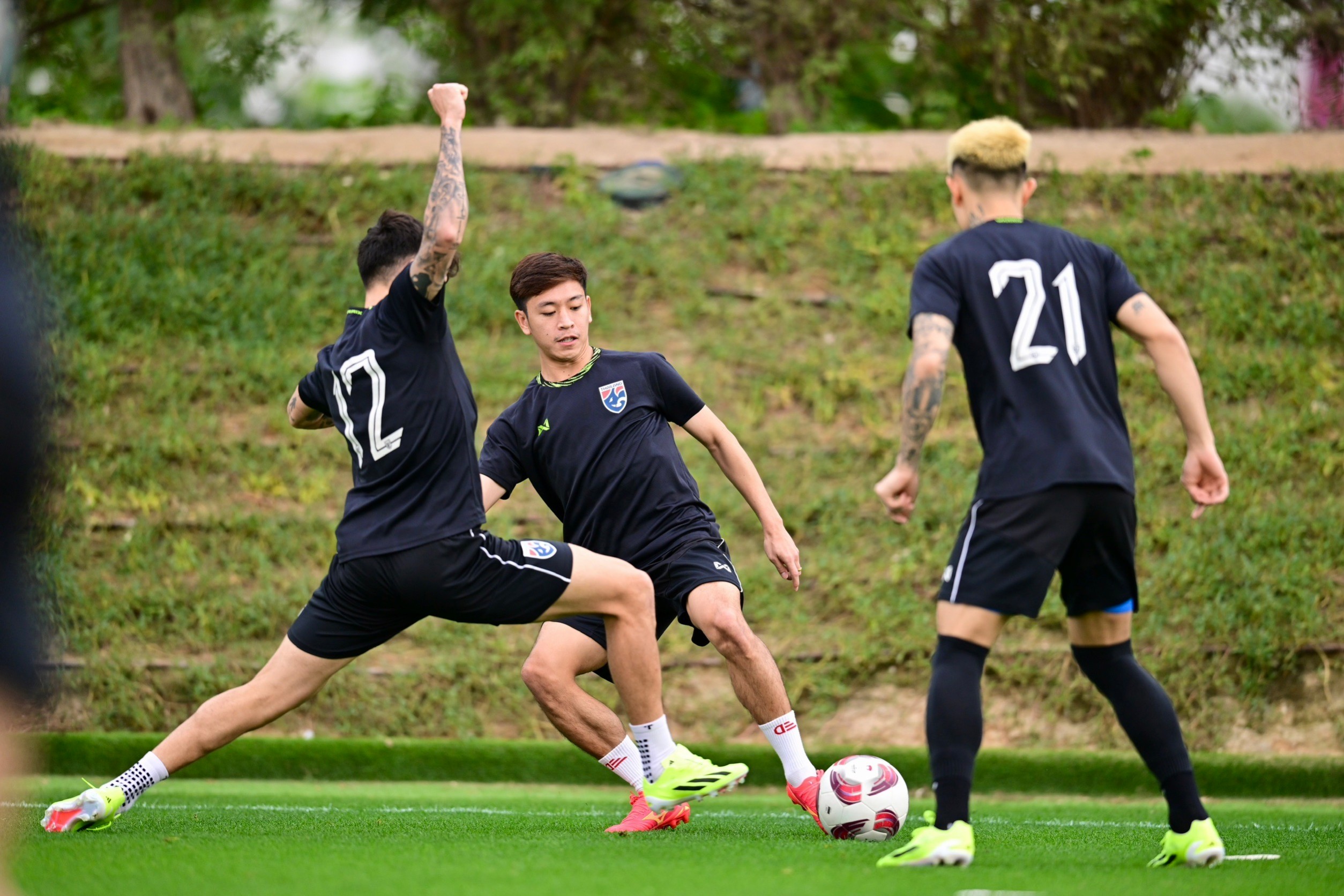 ประมวลภาพทัพช้างศึกซ้อมใหญ่ ก่อนลงดวลกับ อุซเบกิสถาน รอบ 16 ทีมสุดท้าย