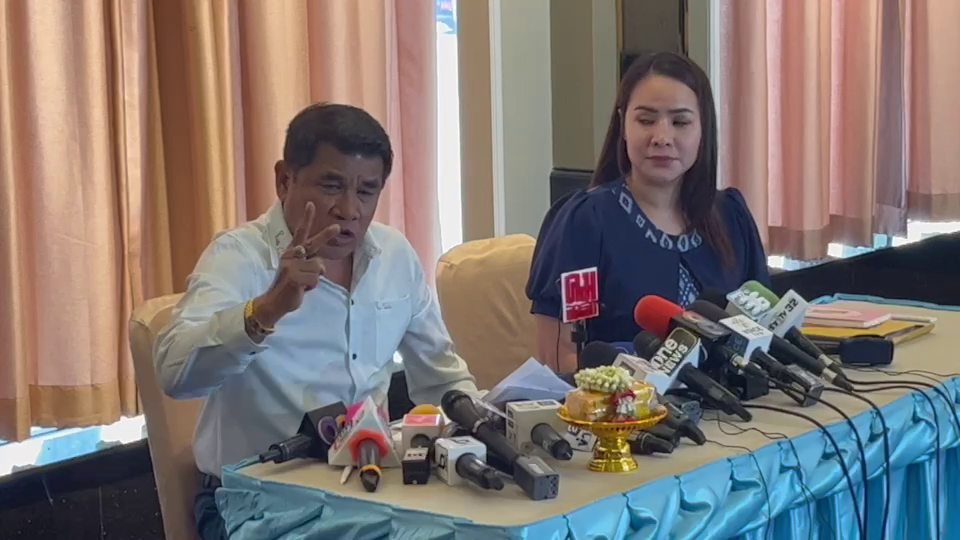เจ๋ง ดอกจิก-พิมณัฏฐา ยันไม่ใช่แก๊งรีดทรัพย์ระดับชาติ แค่เป็นตัวกลางช่วยเคลียร์แลกไม่ร้องเรียน เตรียมฟ้องกลับคนที่เกี่ยวข้อง