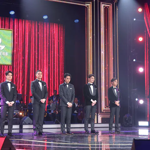 5 คนสุดท้าย และพิธีกร ซี ศิวัฒน์_0