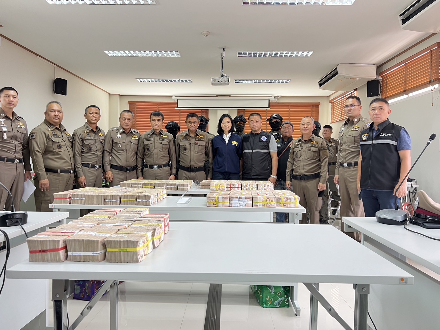 รวบขบวนการต่างชาติแก๊ง "Hybrid Scam" ยึดทรัพย์กว่า 250 ล้าน