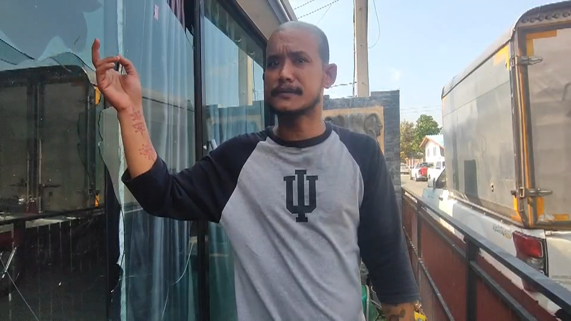 คนร้ายขว้างขวดถล่มบ้าน"เสือดุสิต"คาดหวังข่มขู่