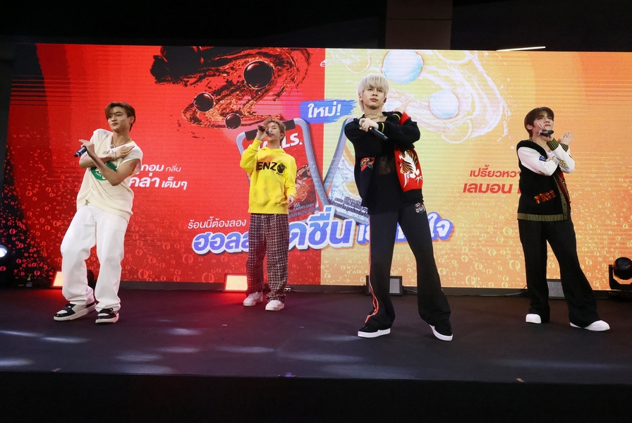 4 หนุ่มวง "DICE" สาดแรงบันดาลใจพลัสความสดชื่นรับซัมเมอร์