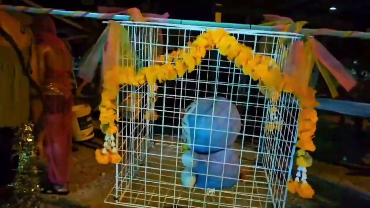 เหลือทนความร้อนระอุชาวบ้านรวมตัวแห่ "โดราเอมอน" ขอฝน