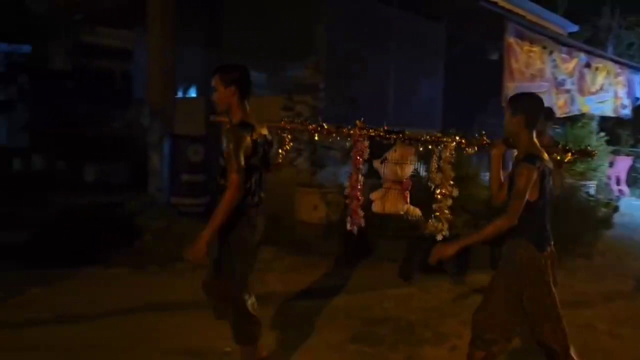 เหลือทนความร้อนระอุชาวบ้านรวมตัวแห่ "โดราเอมอน" ขอฝน