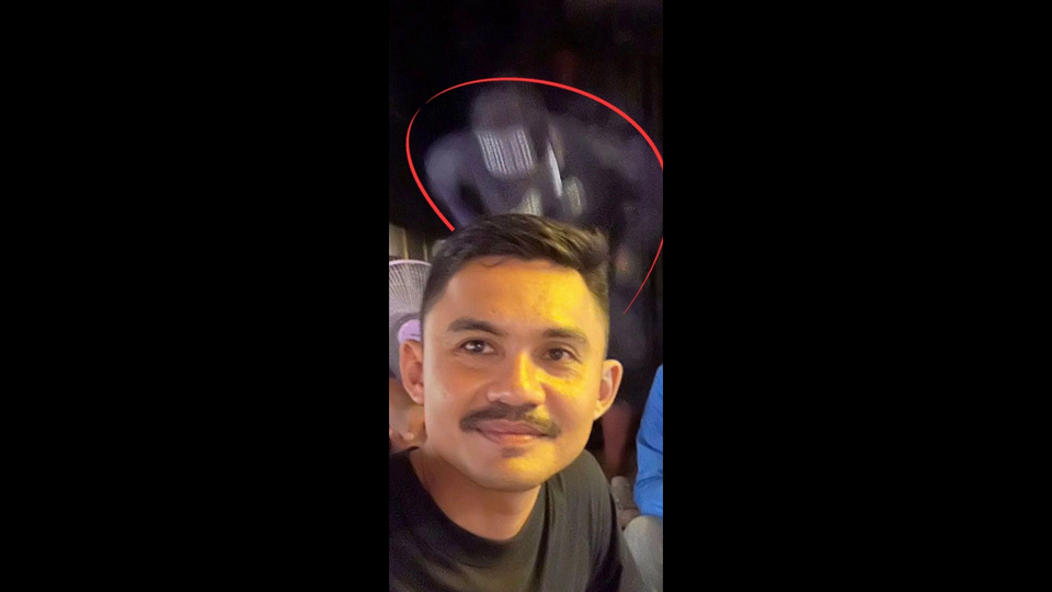 ขนหัวลุก! ถ่ายเซลฟี่ติดภาพคล้ายวิญญาณลอยอยู่บนเตาเผา สัปเหร่อของวัดเชื่อเป็นอดีตเจ้าอาวาส