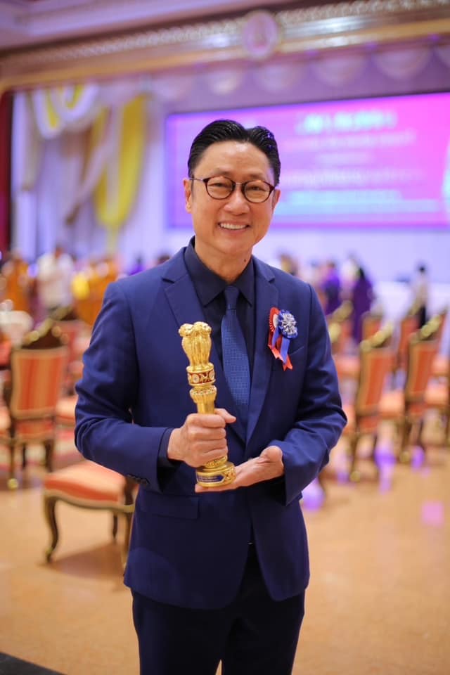 "คุณปัญญา" รับรางวัล "เสาอโศกผู้นำศีลธรรม ประจำปี 2567 " บุคคลต้นแบบทางพระพุทธศาสนา
