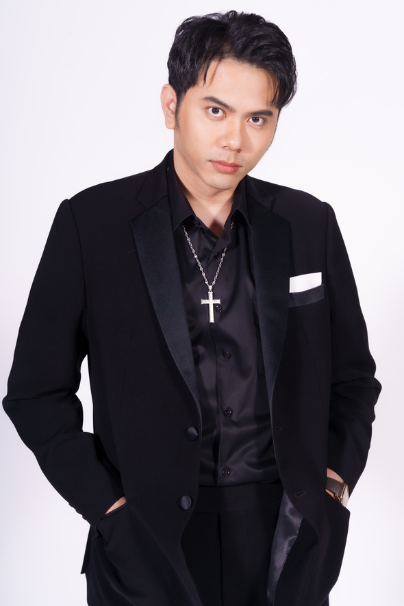 "แอ็คมี่ DoubleDeep" โพสต์ซีนประกบ "ทักษิณ ชินวัตร"