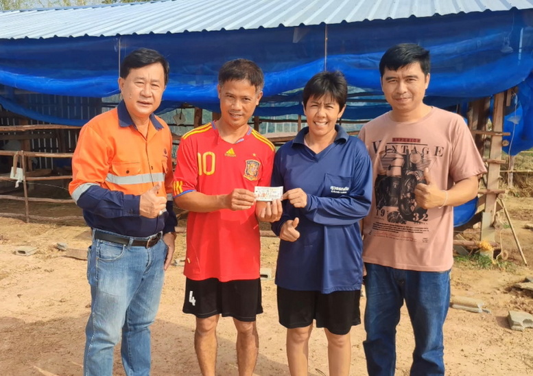 หนุ่มดวงเฮงถูกหวย 6 ล้าน เชื่อควายแสนรักให้โชค