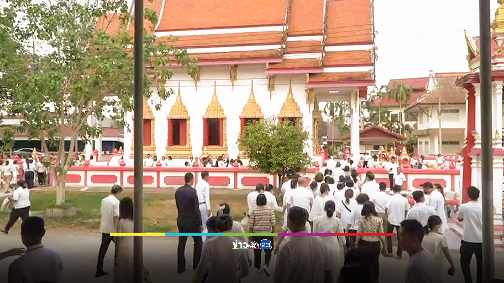 ชาวพุทธยะลา ทำบุญตักบาตรวันวิสาขบูชาคึกคัก