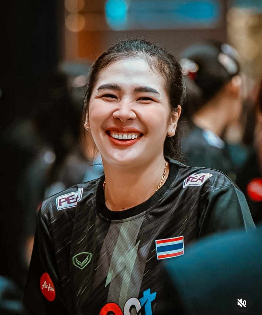"ออมสิน ศศิภาพร" ตอกกลับแฟนลูกยางหลังแซะลบคอมเมนต์