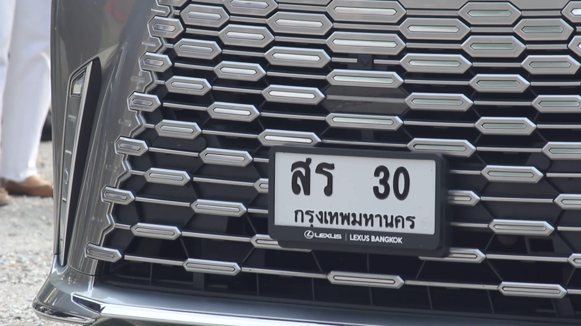 ส่องเลขเด็ดทะเบียนรถ นายกฯ ทัวร์นกขมิ้นกาญจนบุรี