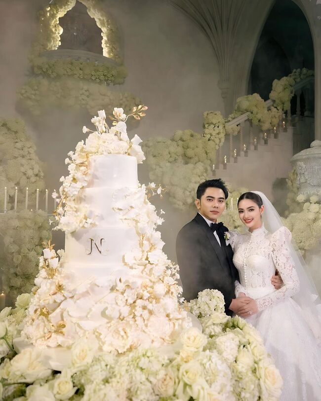เปิดประวัติ "แอ็คมี่ DoubleDeep" หลังโพสต์รูปคู่ "ทักษิณ" ระยะประชิด