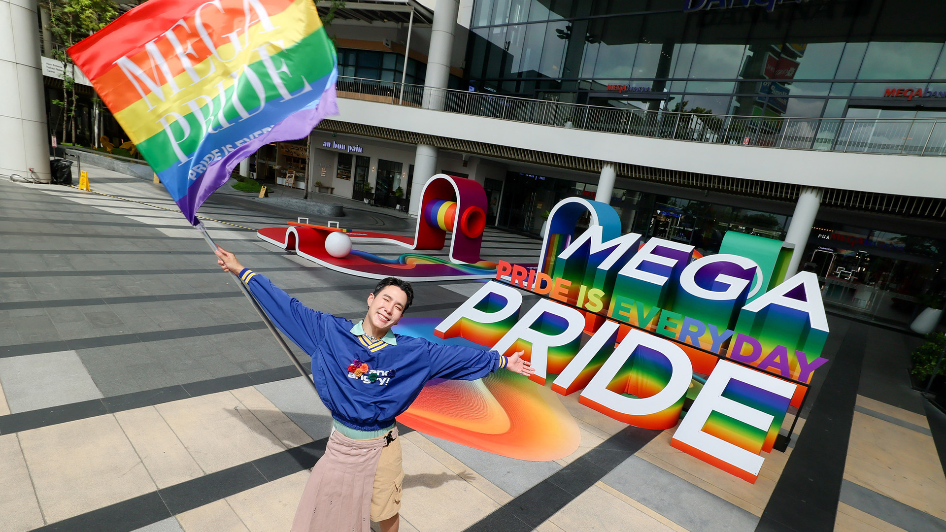 แลนด์มาร์คสีรุ้ง MEGA PRIDE : PRIDE IS EVERYDAY