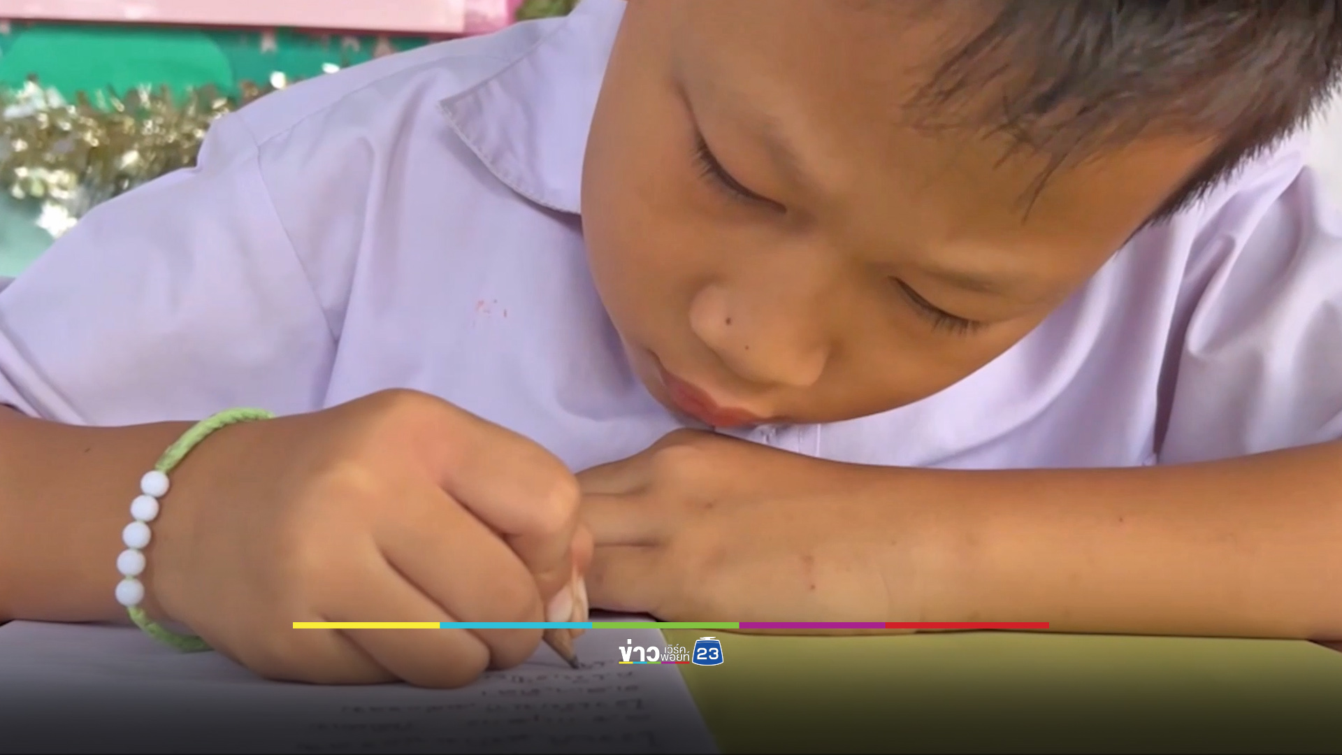 ครูขอเปลี่ยนเถอะนะ เด็กน้อยใช้ดินสอ จาก ป.3 ถึง ป.4 เหลือแค่นี้