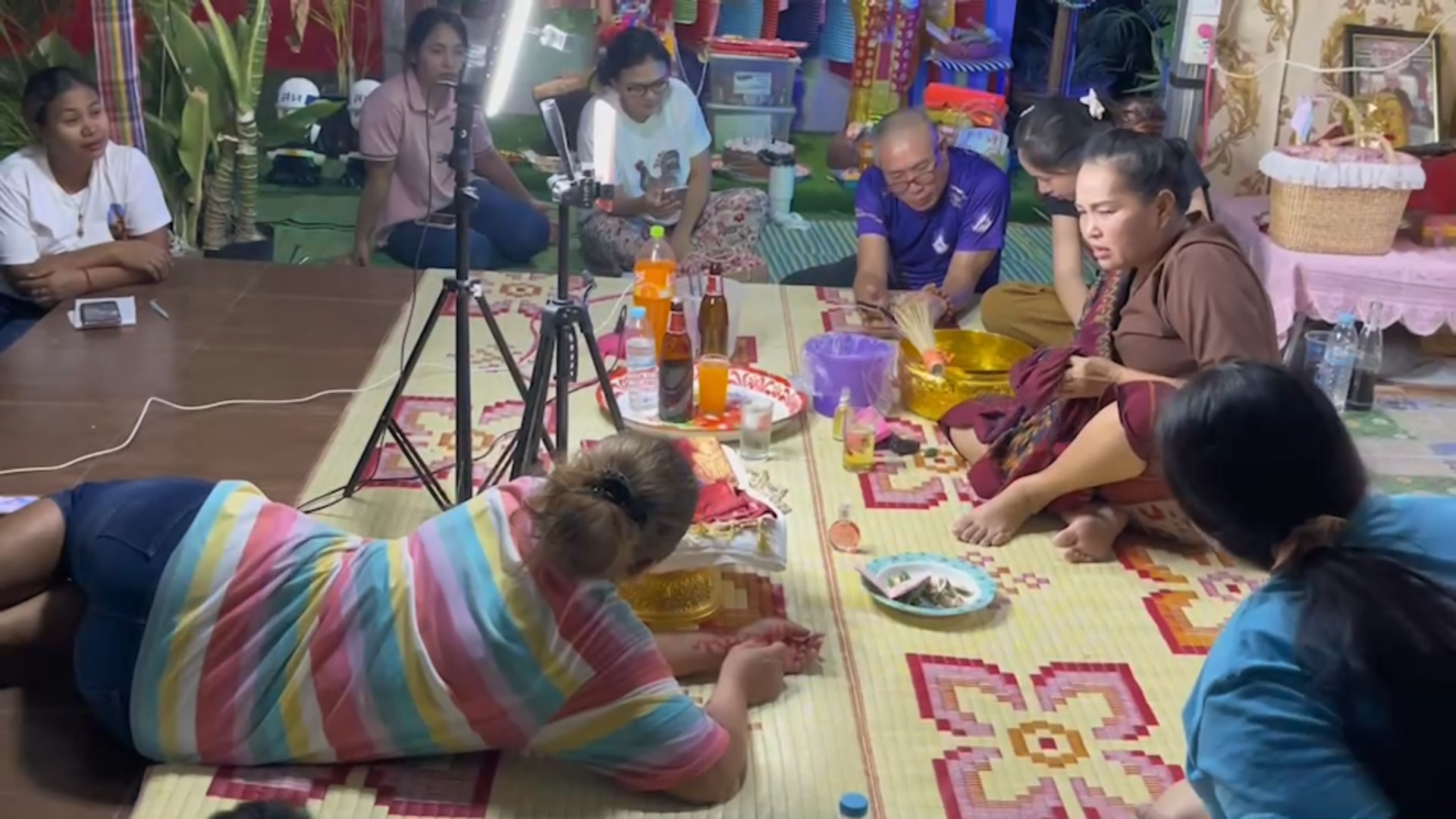 โค้งสุดท้าย"เลขเด็ด"ขันน้ำมนต์ ศาลยายผัน