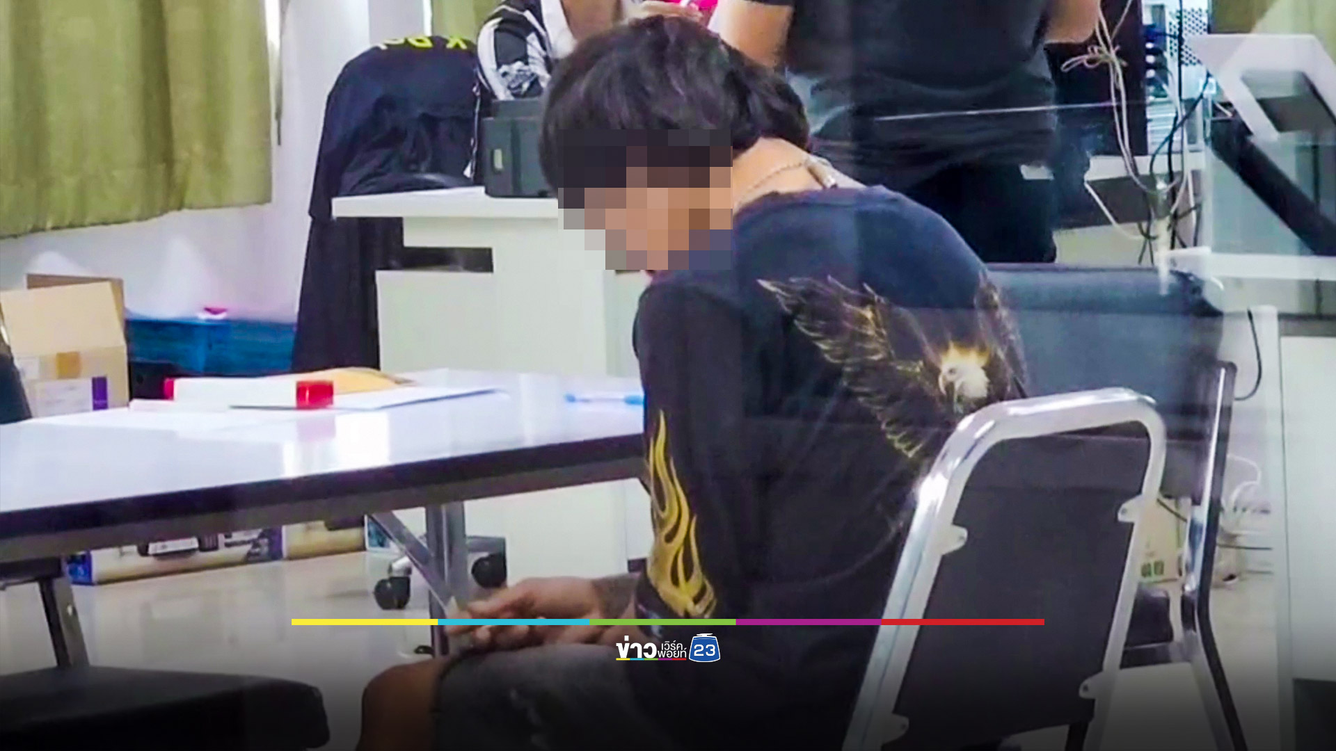 หนุ่มคว้า 9 มม.ยิงอดีตผู้ใหญ่บ้านขณะซ่อมหลังคาดับอนาถ อ้างโดนขู่ฆ่าตนก่อน