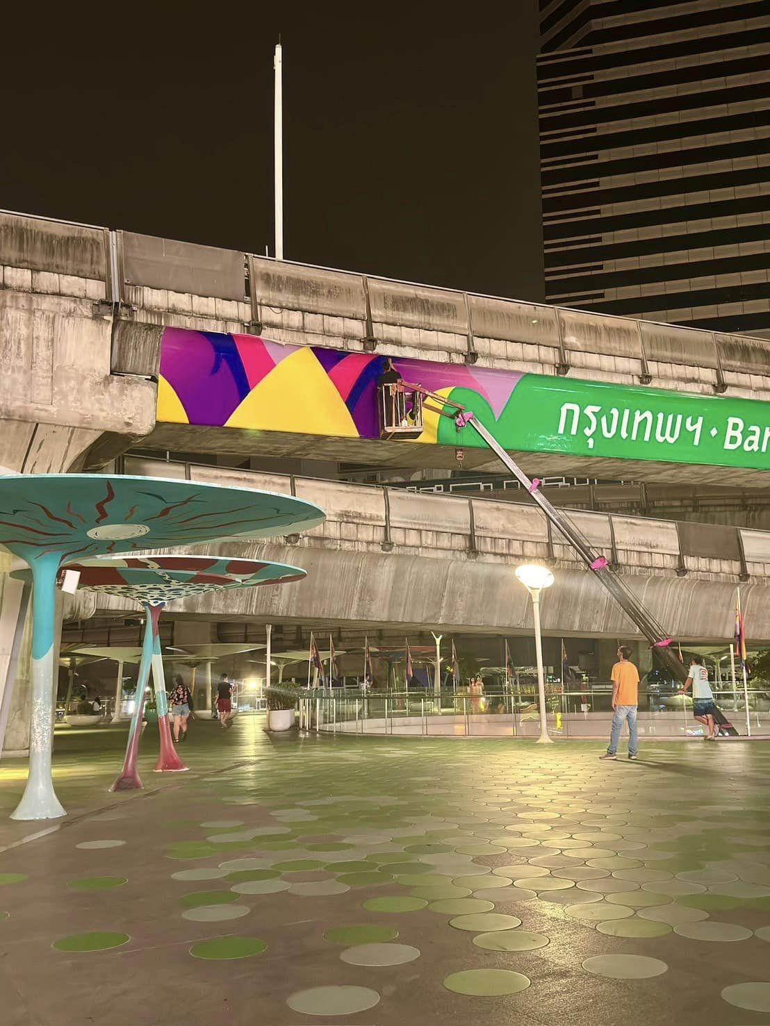 กทม. แจงแก้ไขแล้วสติกเกอร์ "กรุงเทพฯ-Bangkok"
