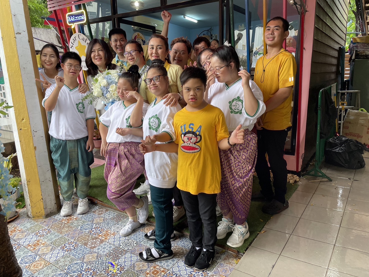 "มูลนิธิ Five for All - มูลนิธิดาวน์ซินโดรม" ชวนคนไทยอุดหนุนร้านกาแฟคนพิการและผู้ด้อยโอกาส "STAR CAFE"