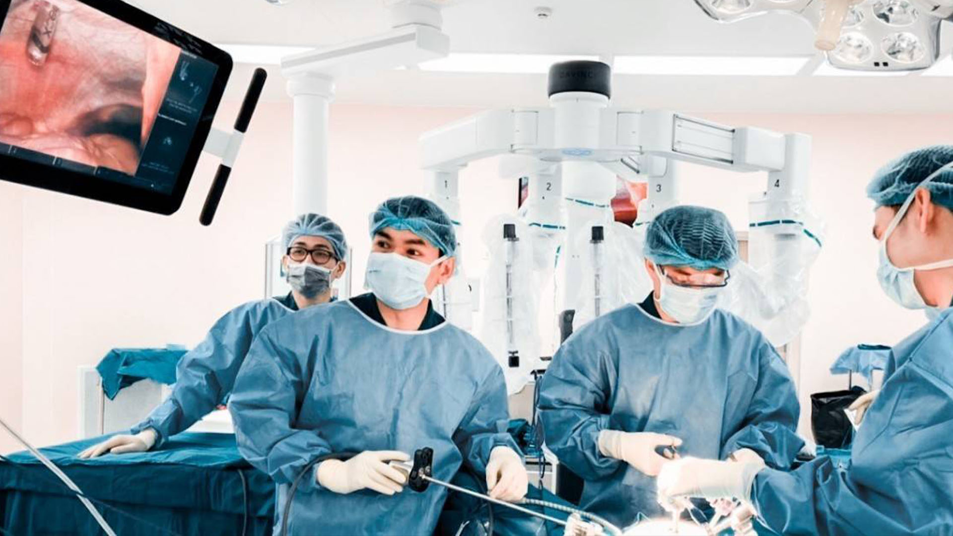โรงพยาบาลราชวิถี ประสบความสำเร็จใช้ 'หุ่นยนต์ช่วยผ่าตัด' ผู้ป่วยจำนวน 664 ราย