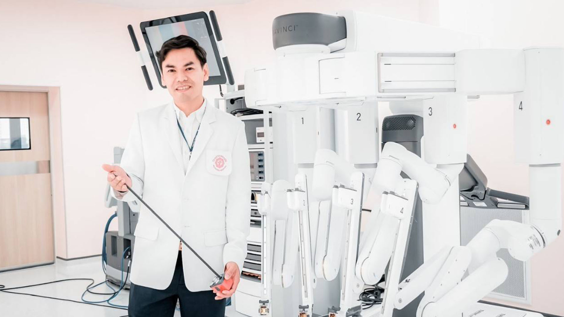 โรงพยาบาลราชวิถี ประสบความสำเร็จใช้ 'หุ่นยนต์ช่วยผ่าตัด' ผู้ป่วยจำนวน 664 ราย