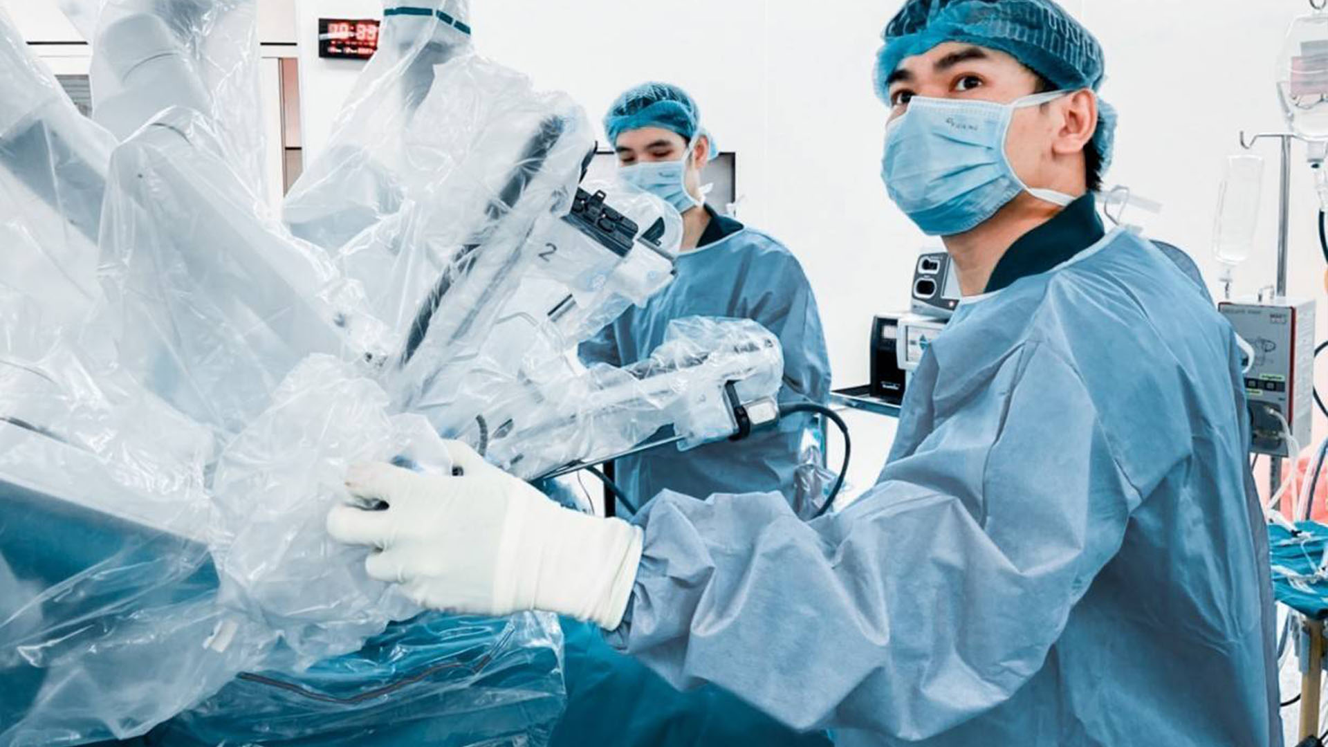 โรงพยาบาลราชวิถี ประสบความสำเร็จใช้ 'หุ่นยนต์ช่วยผ่าตัด' ผู้ป่วยจำนวน 664 ราย
