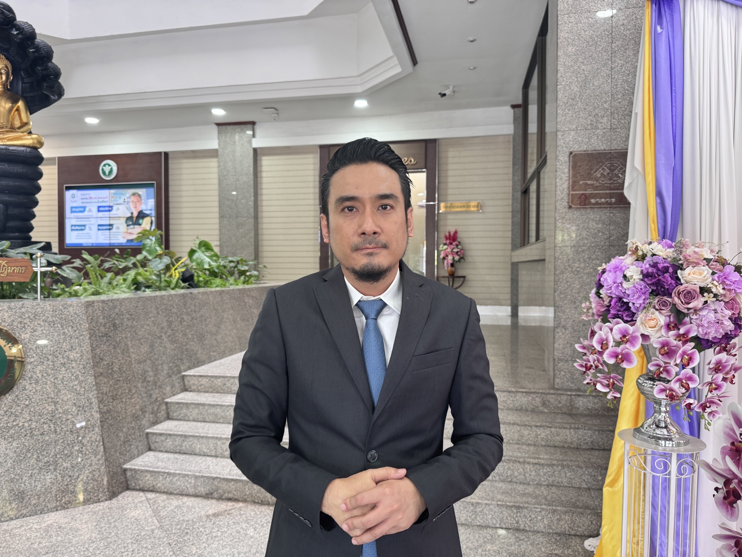 ”เบนซ์-มิค“ ส่ง “ทนายเจมส์” ตรวจสาร ยืนยันความบริสุทธิ์!