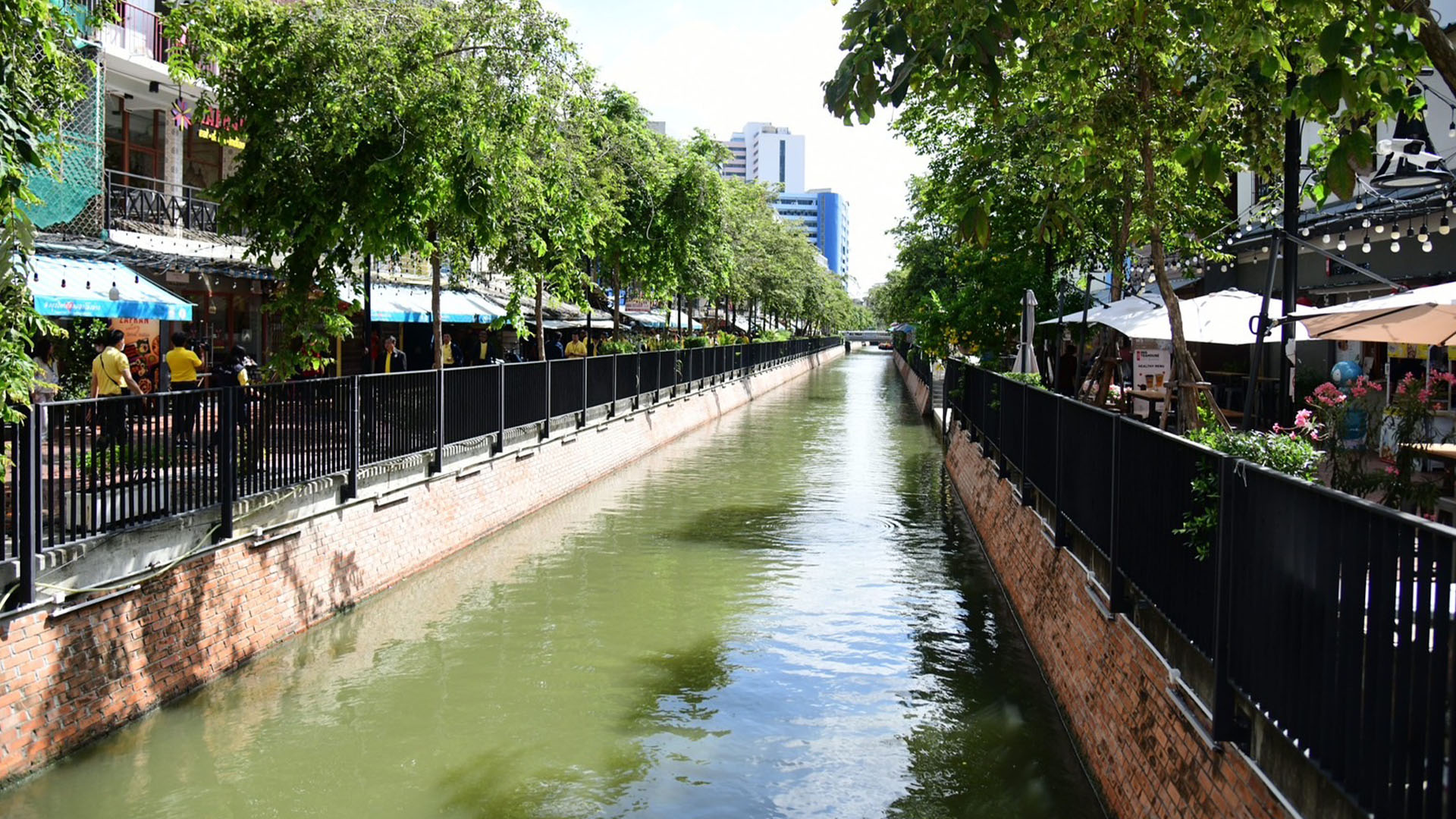 นายกฯ พอใจคุณภาพน้ำคลองโอ่งอ่าง-คลองบางลำพู เดินหน้าพัฒนาคลองคูเมืองเดิม