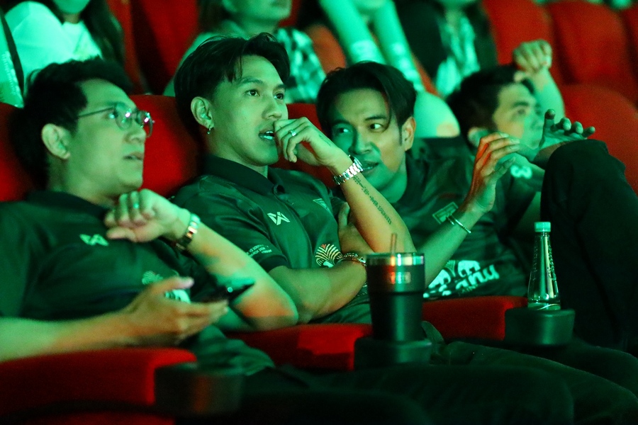 “นิกกี้-เกรท-ลีซอ-แจ็ค” เชียร์ช้างศึกติดจอยักษ์ ใจกลางกรุงเทพฯ