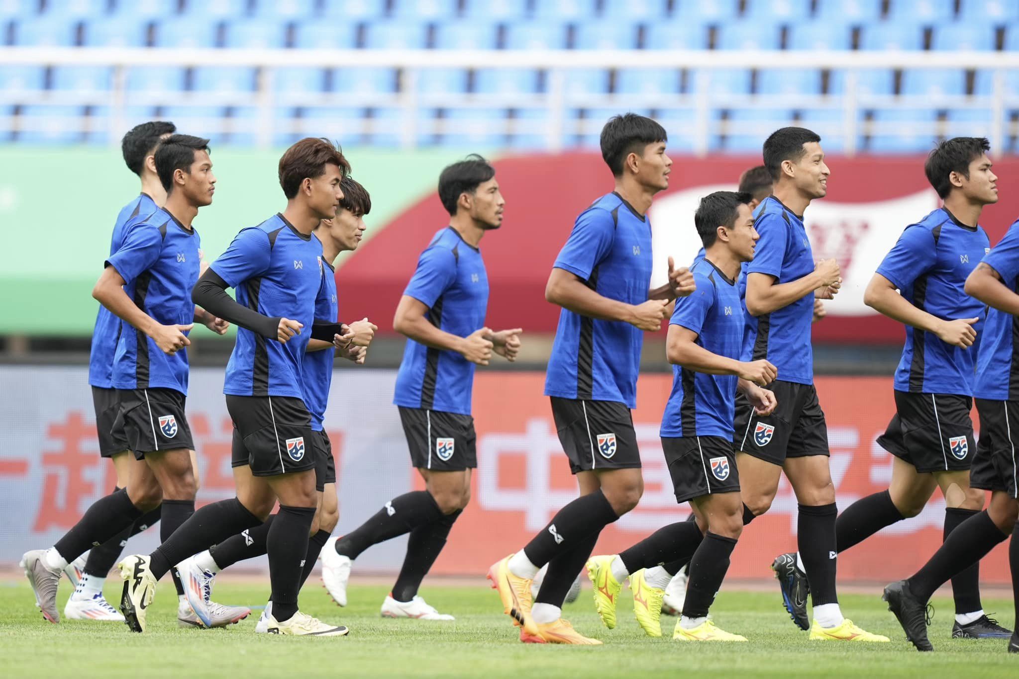 มาดามแป้ง นายกฯ อัดฉีด"บอลไทย"แต้มละล้านดวลจีนวันนี้