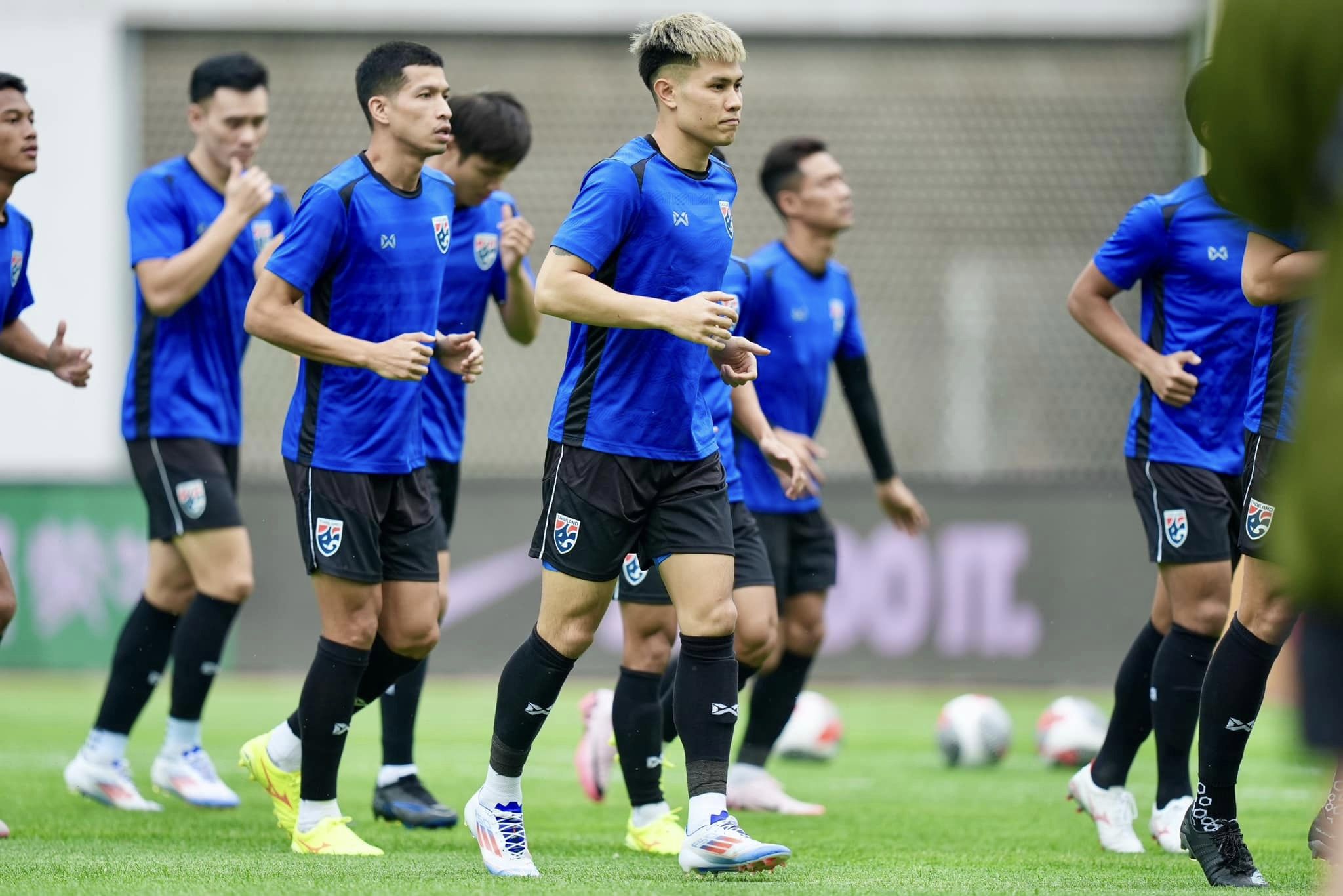 มาดามแป้ง นายกฯ อัดฉีด"บอลไทย"แต้มละล้านดวลจีนวันนี้