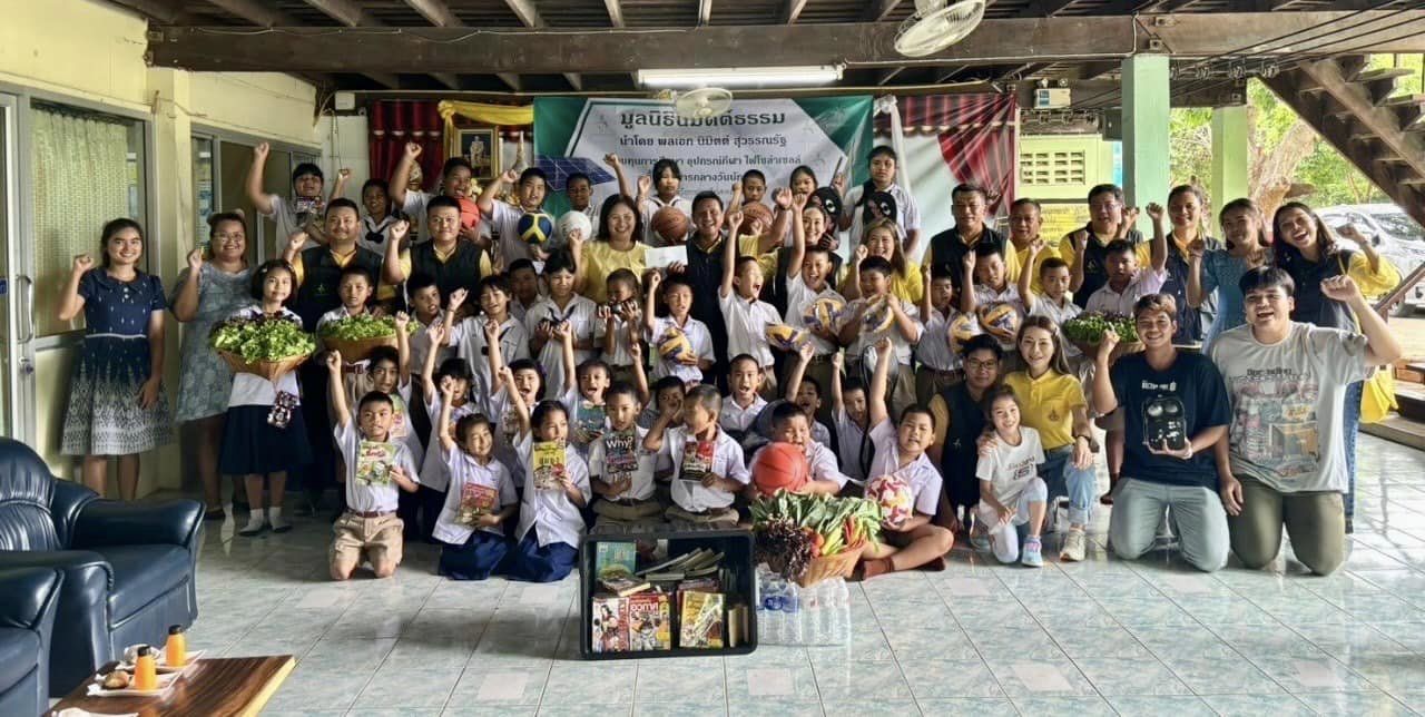 “มูลนิธินิมิตต์ธรรม”มอบทุนการศึกษา - เสาไฟฟ้าโซลาร์เซลล์ ให้ รร.ผ่านศึกฯ