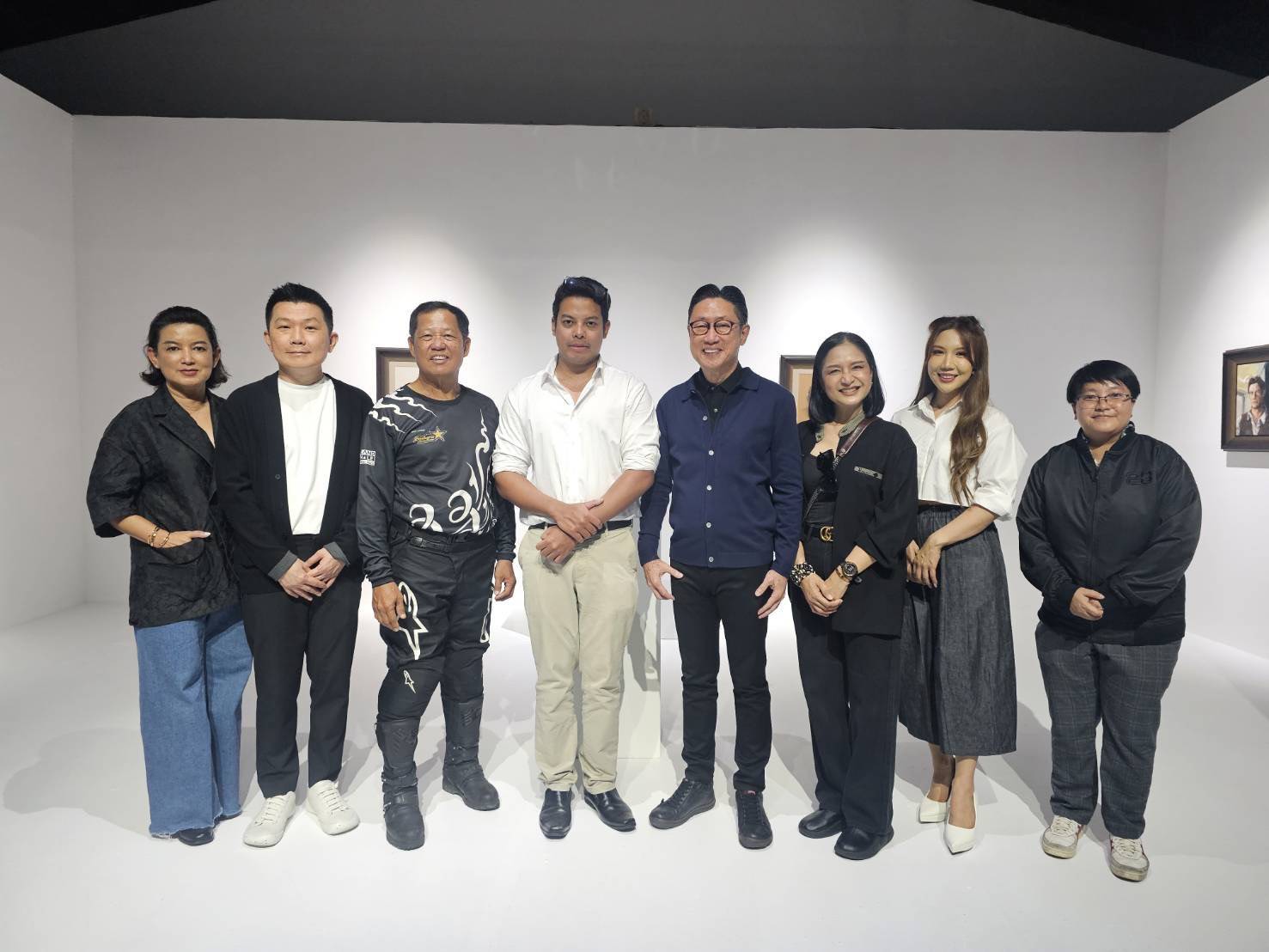 ลูกชาย อ.เฉลิมชัย จัดนิทรรศการศิลปะผลงานเดี่ยวครั้งแรกในรอบ 2 ปี