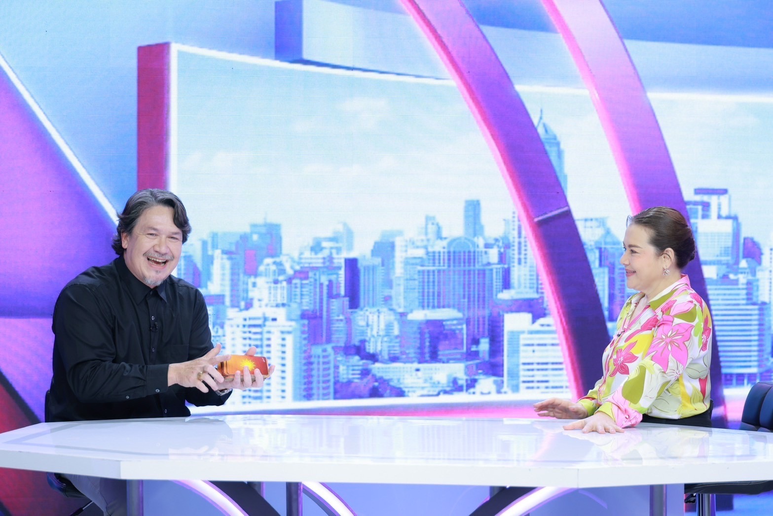 ใครรอดใครรุ่ง!? "เกริก ชิลเลอร์" เปิดไพ่ดูดวงชะตาตามวันเกิด