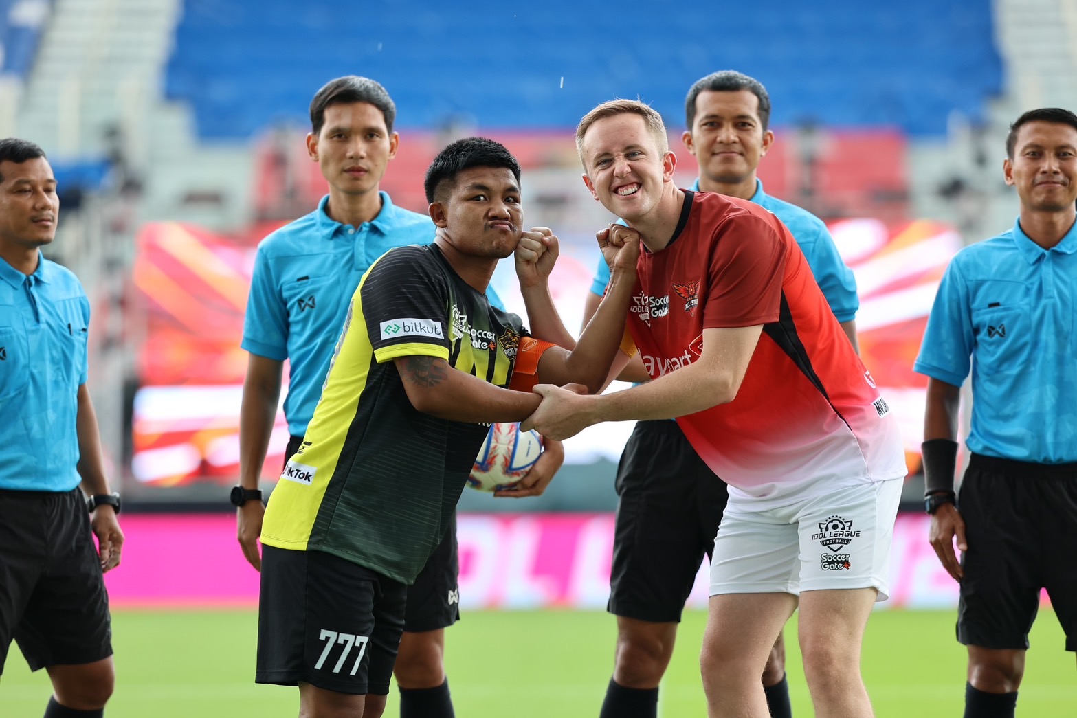 IDOL LEAGUE 2 มหากาพย์ LEAGUE FOOTBALL ของคนออนไลน์ ที่ยิ่งใหญ่ที่สุดในประเทศไทย ร่วมใจฟาดแข้งเพื่อการกุศล