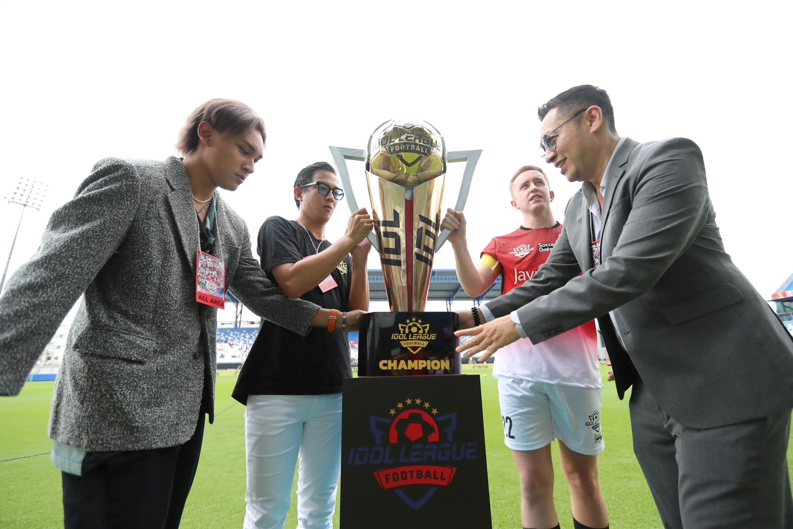 IDOL LEAGUE 2 มหากาพย์ LEAGUE FOOTBALL ของคนออนไลน์ ที่ยิ่งใหญ่ที่สุดในประเทศไทย ร่วมใจฟาดแข้งเพื่อการกุศล