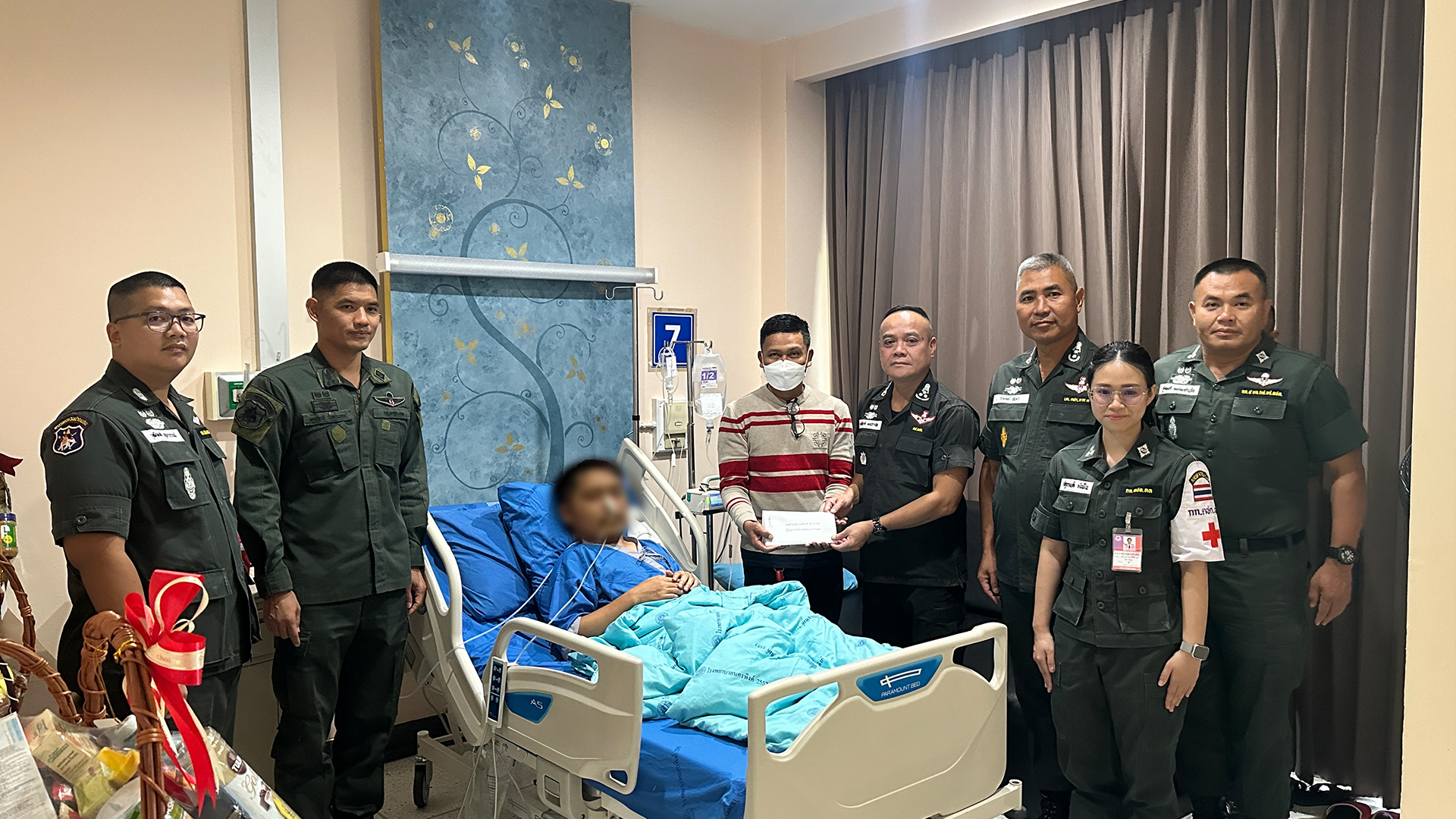 “นายกฯ” ห่วงใยตำรวจ มอบเงิน 50,000 ปลอบขวัญ ตชด.ถูกยิงบาดเจ็บจากปฏิบัติการไล่ล่าแก๊งยาเสพติด