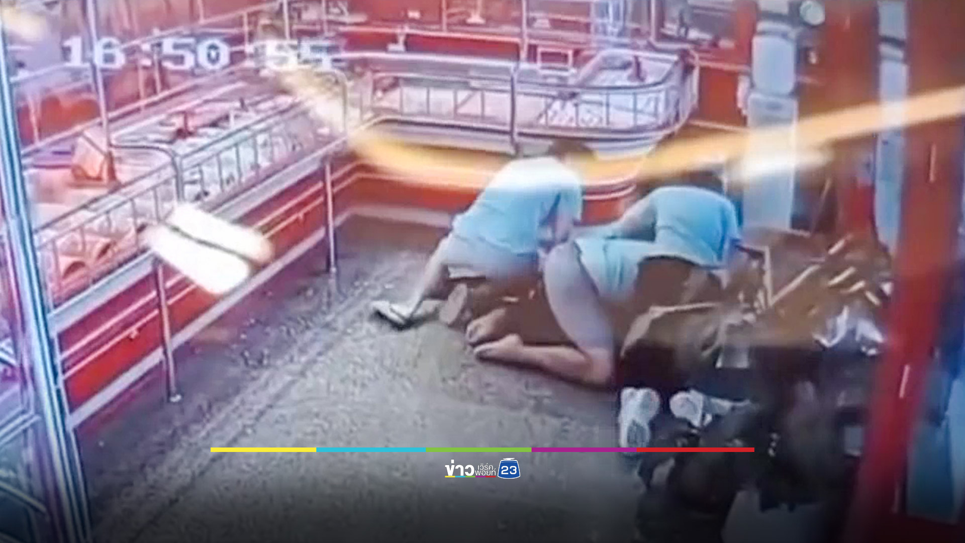 ควงปืนปลอมบุกชิงทอง เจ้าของร้านฮึดสู้ หนีไม่รอด