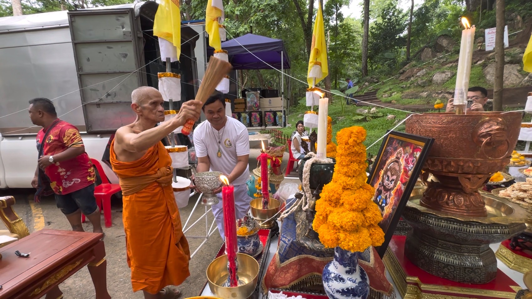 ชาวบ้านแน่น! ร่วมพิธีปลุกเสกซอฟต์พาวเวอร์ “ท้าวเวสสุวรรณ บัลลังก์บารมี”