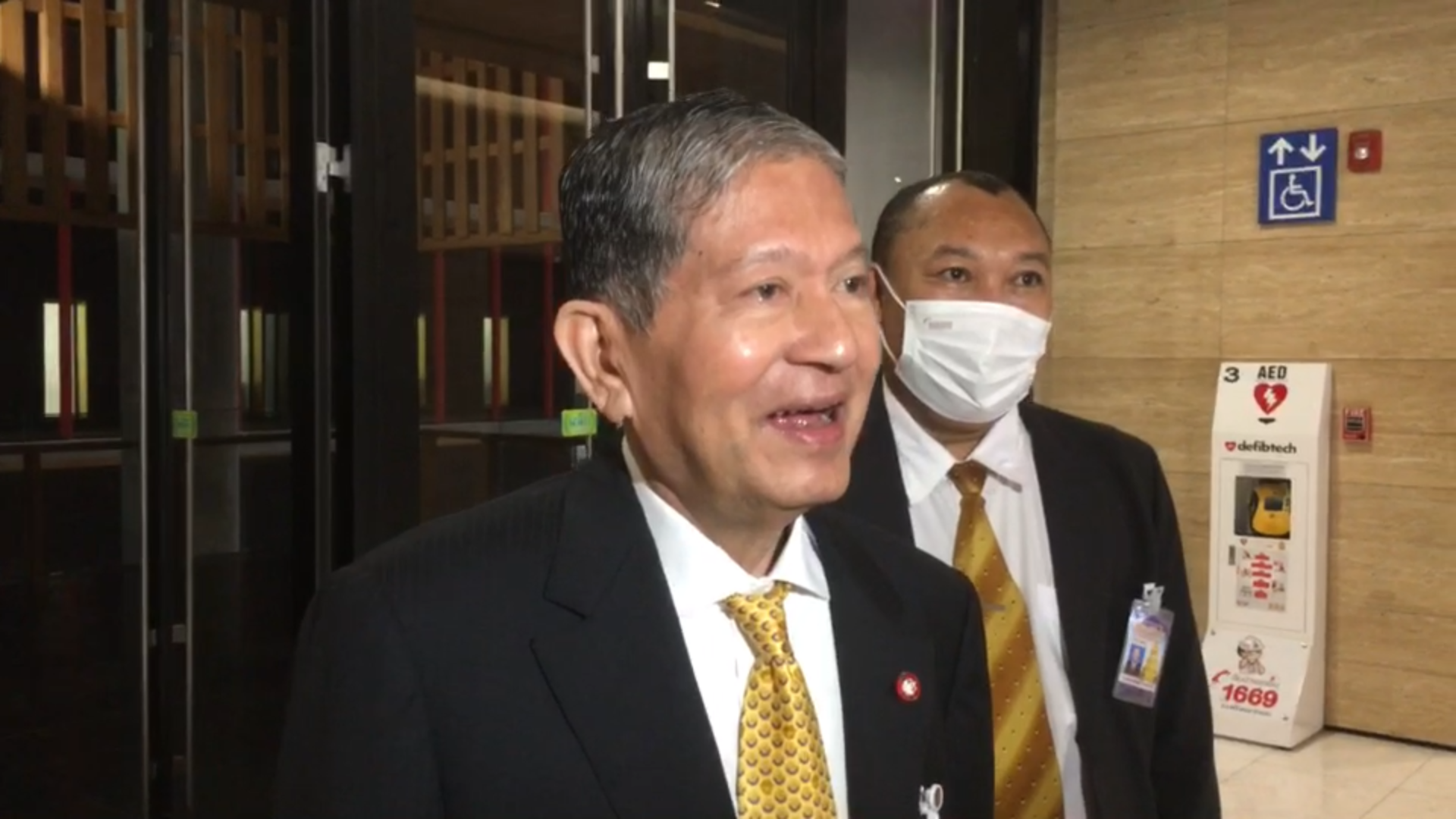 "เฉลิม"เข้าสภาฯ บอก very happy เผยเข้าสภาทุกวันที่มีประชุม