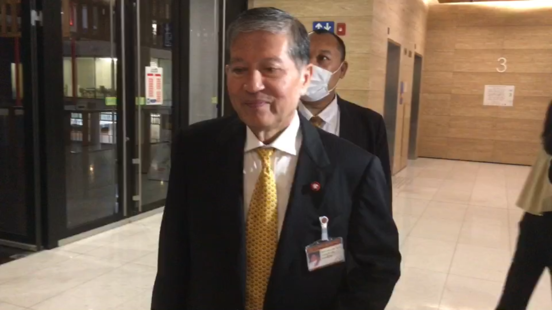 "เฉลิม"เข้าสภาฯ บอก very happy เผยเข้าสภาทุกวันที่มีประชุม