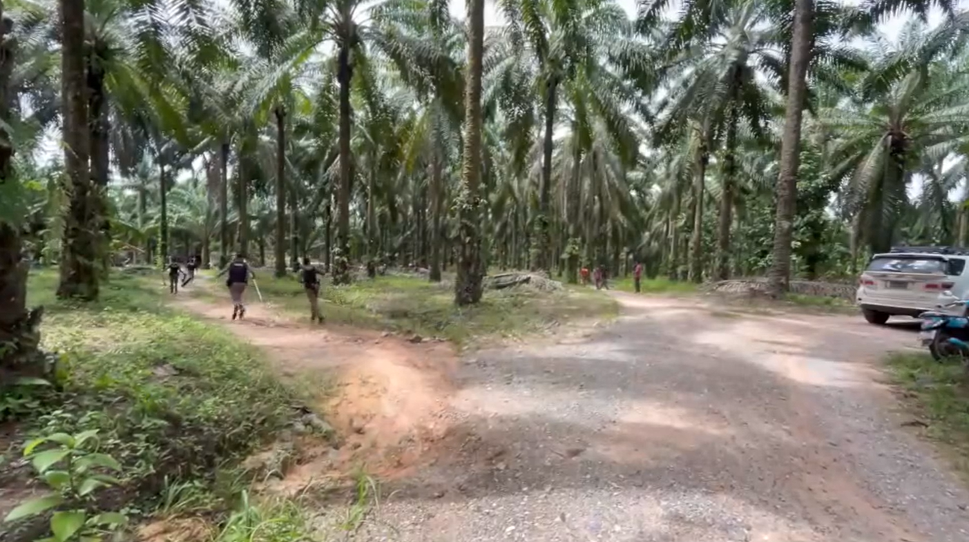 ชายคลั่งฆ่าฟันคอหลานสะใภ้ดับคาที่ เด็ก 4 ขวบเจ็บ