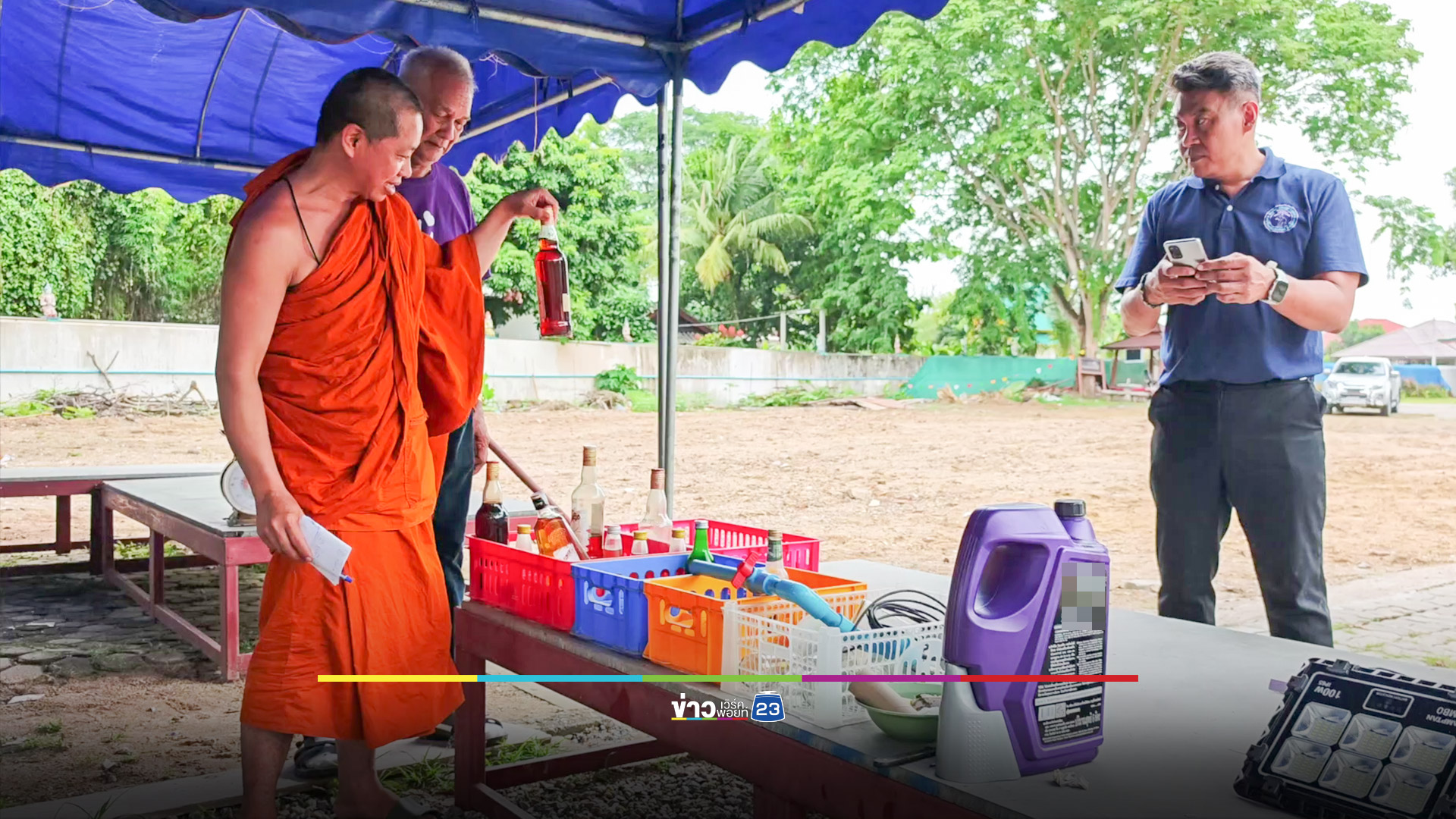 ชาวบ้านหอบขยะถวายเป็นสังฆทาน รับเข้าพรรษา