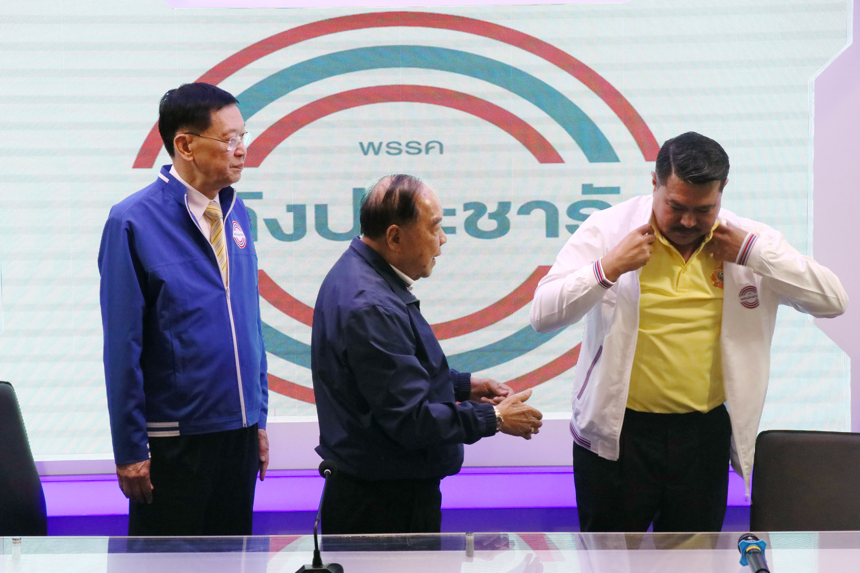 "บิ๊กป้อม" เปิดตัว"วัน อยู่บำรุง" เข้าพรรค พปชร.